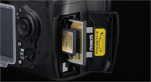D300s with a dual memory card slot