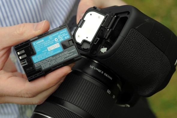 Canon EOS 70D battery