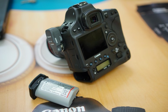 Canon EOS 1D X Mark II | Hands-on first look