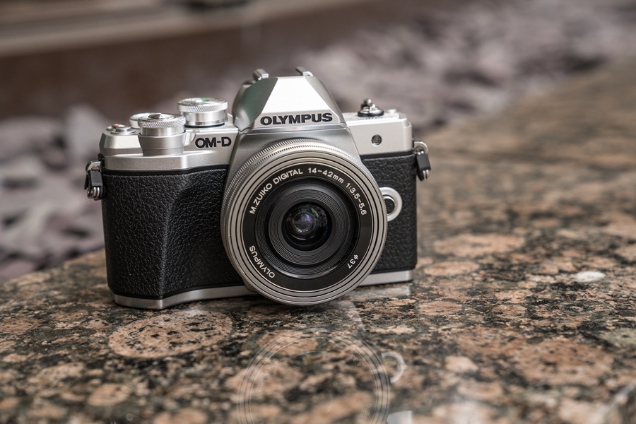 Olympus OM-D E-M10 Mark III Hands-On First Look Olympus OM-D E-M10 Mark III Hands-On First Look