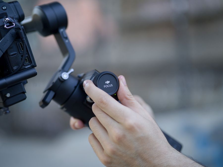 DJI Ronin-SC | Featherweight one-handed gimbal 