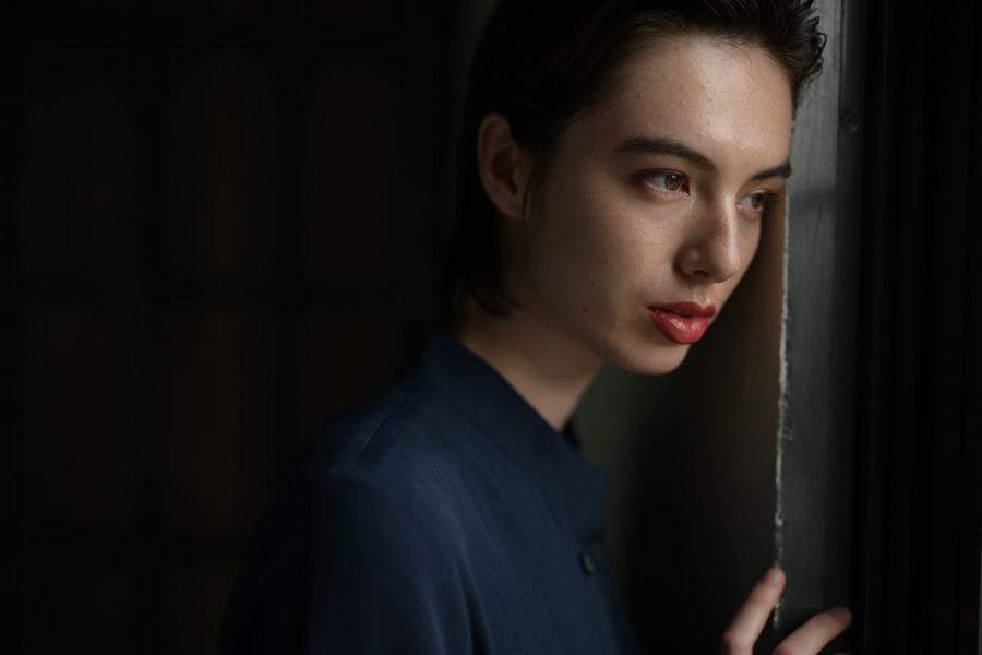 Example image demonstrating an f1.2 aperture