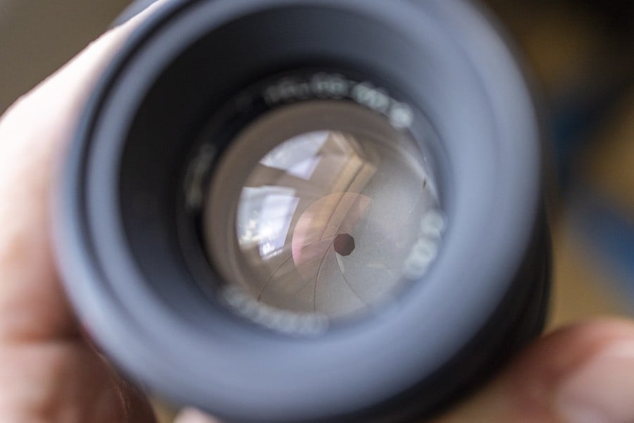Check the aperture mechanism when buying a used lens