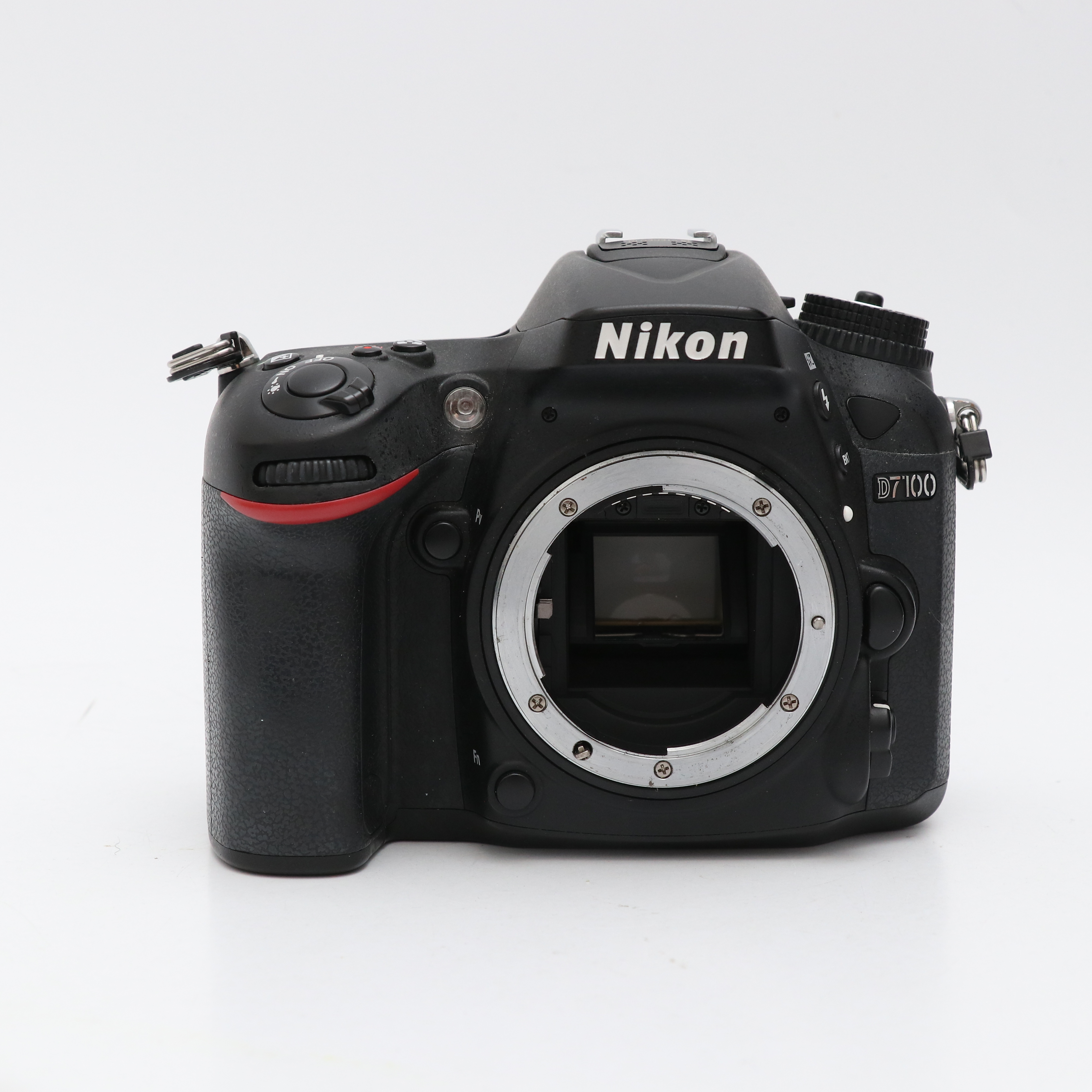 USED Nikon D7100 Digital SLR Camera Body