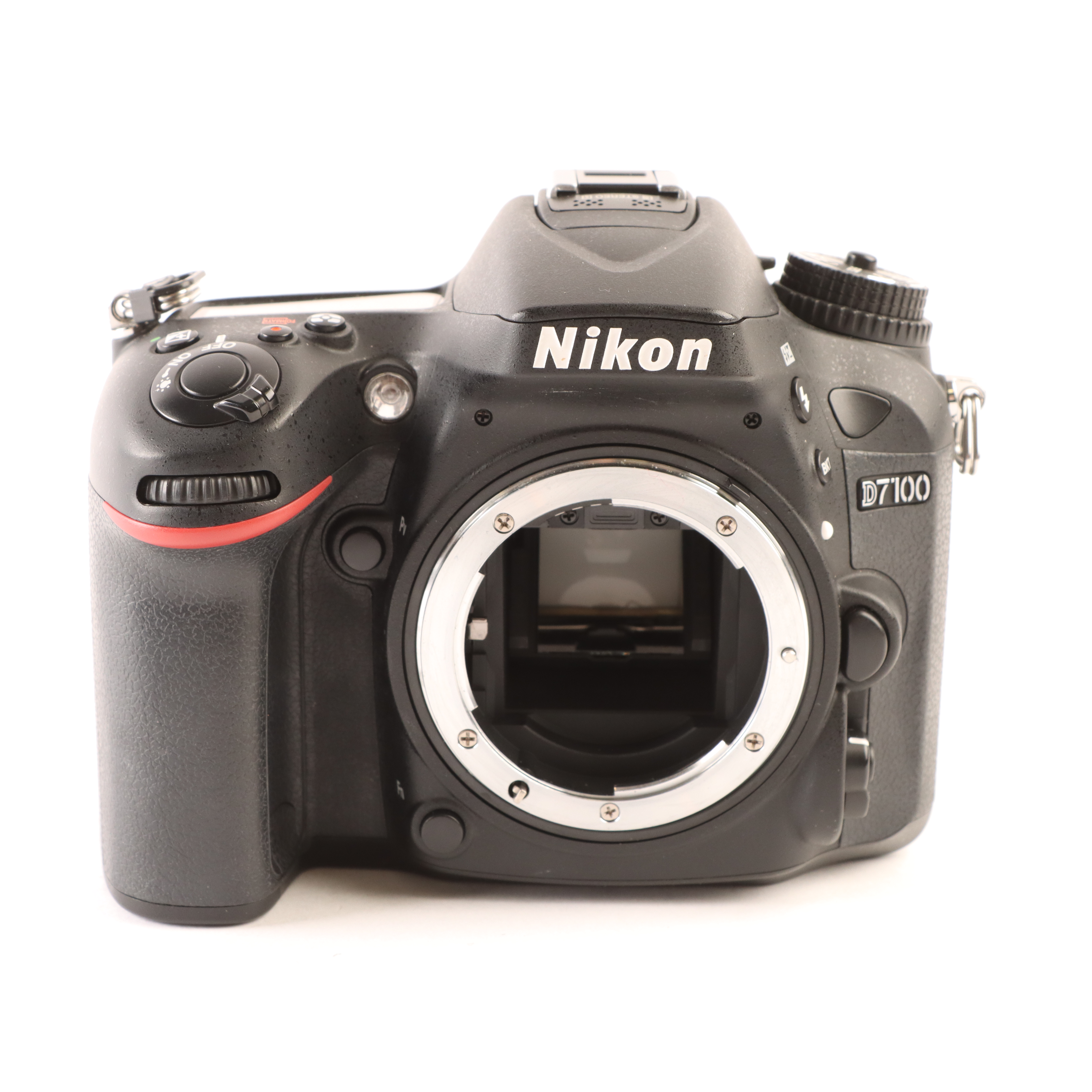USED Nikon D7100 Digital SLR Camera Body