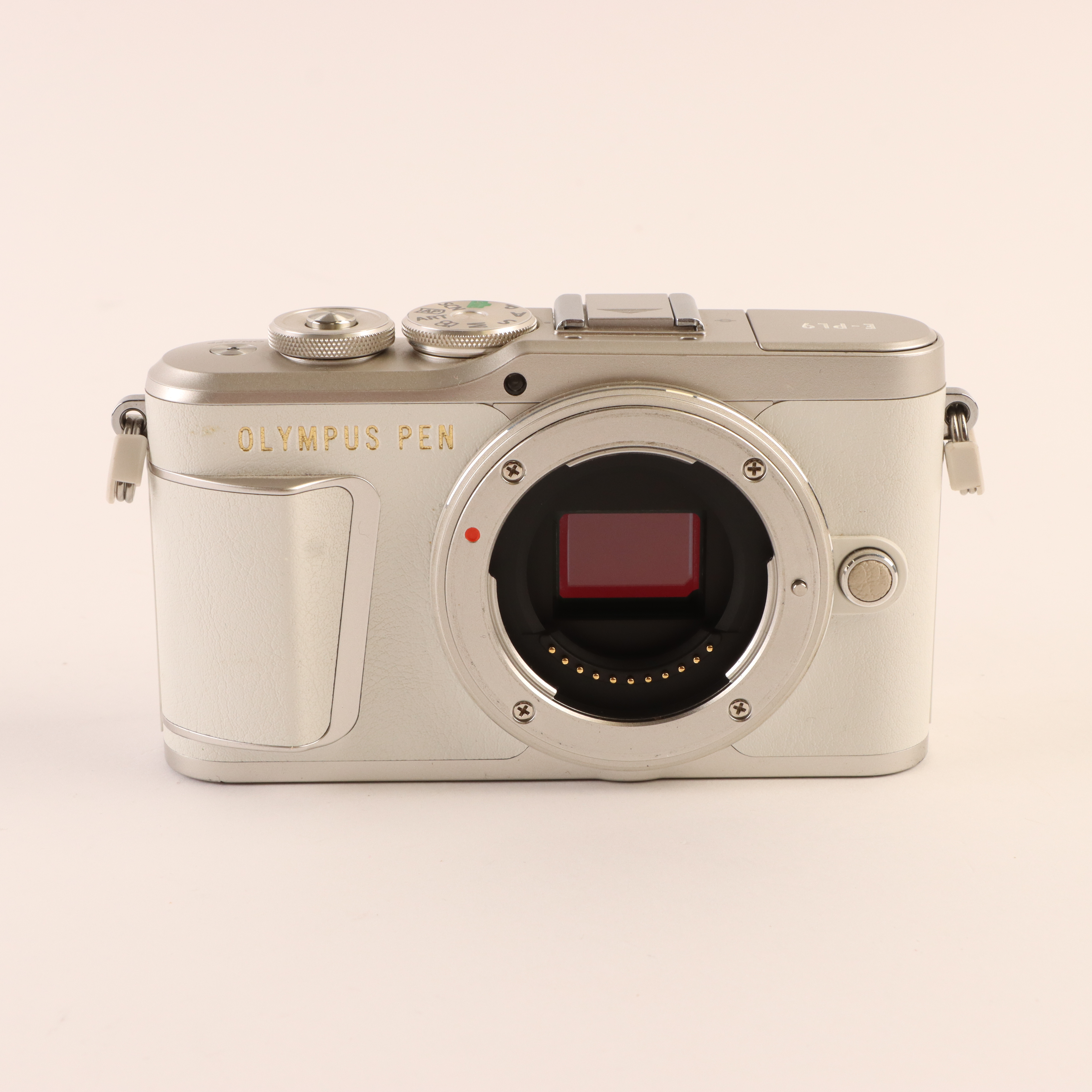 USED Olympus Pen E-PL9 Digital Camera Body - White