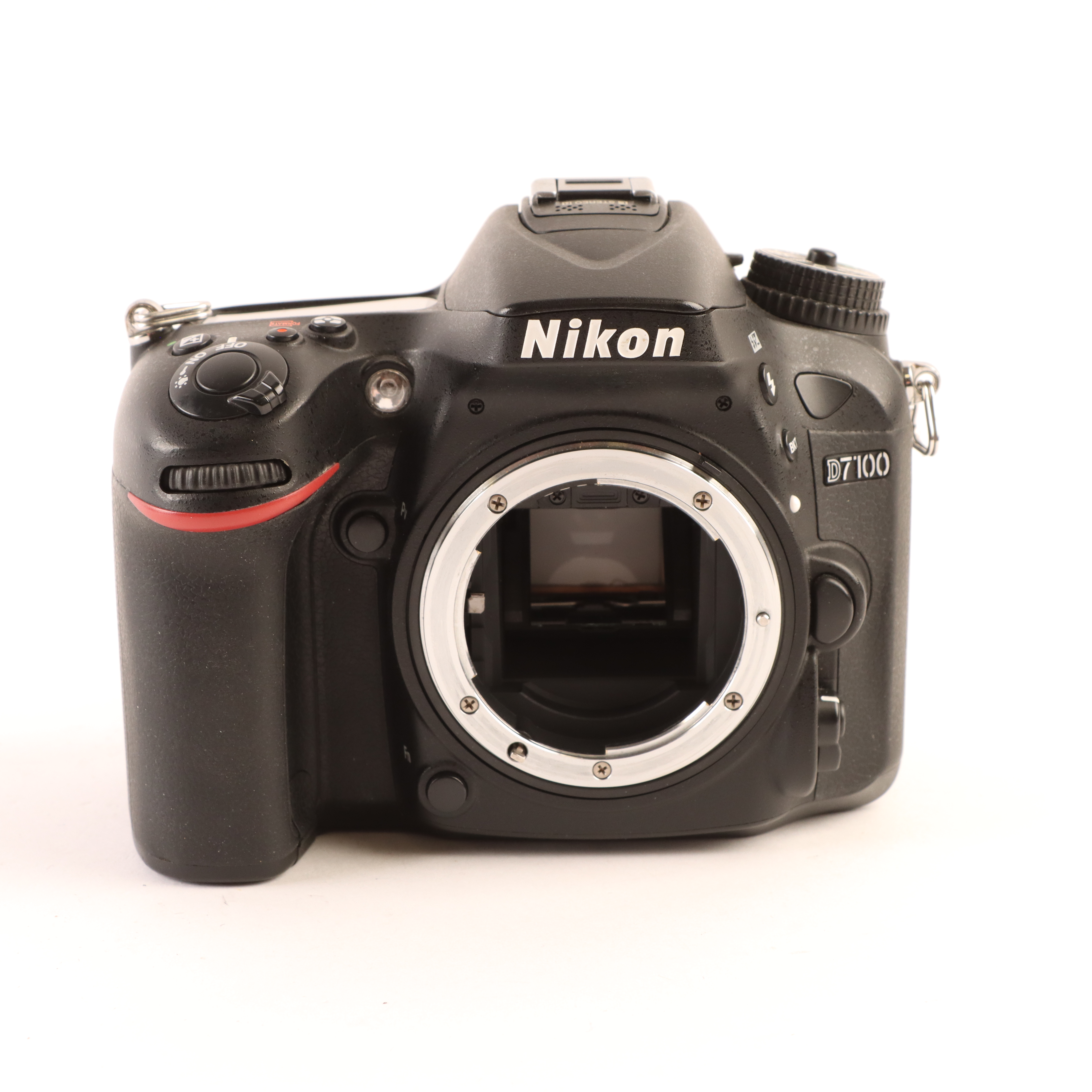 USED Nikon D7100 Digital SLR Camera Body