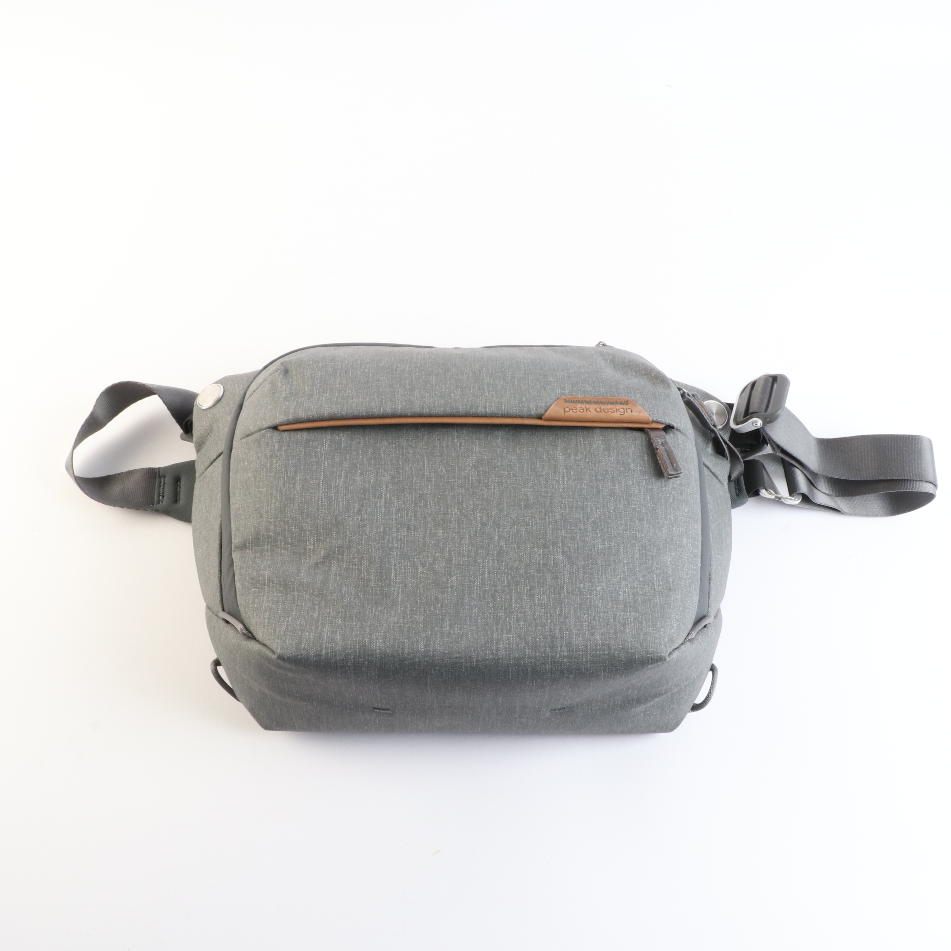 USED Peak Design Everyday Sling 6L v2 - Ash (PFAS-free)