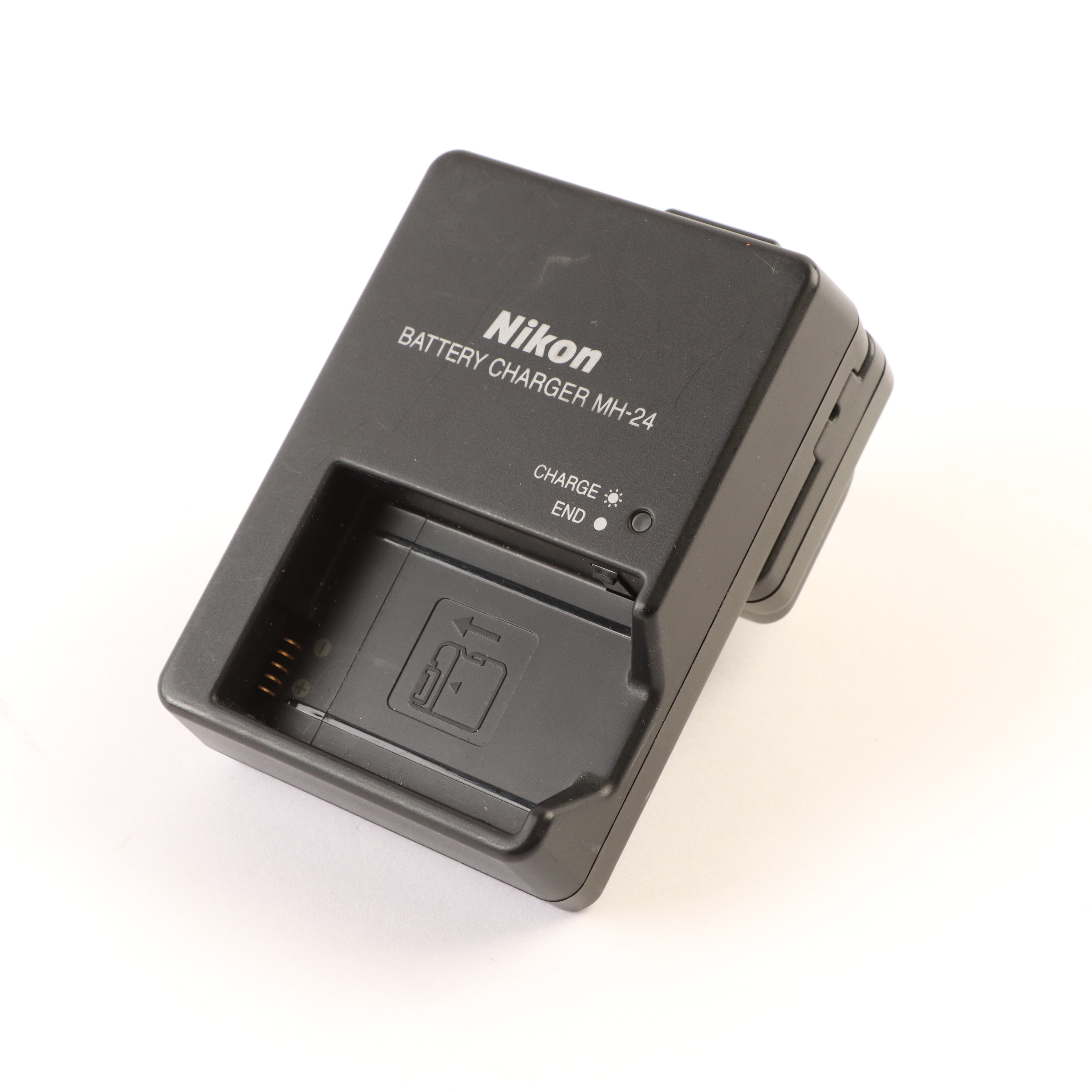 USED Nikon MH-24 Charger for EN-EL14