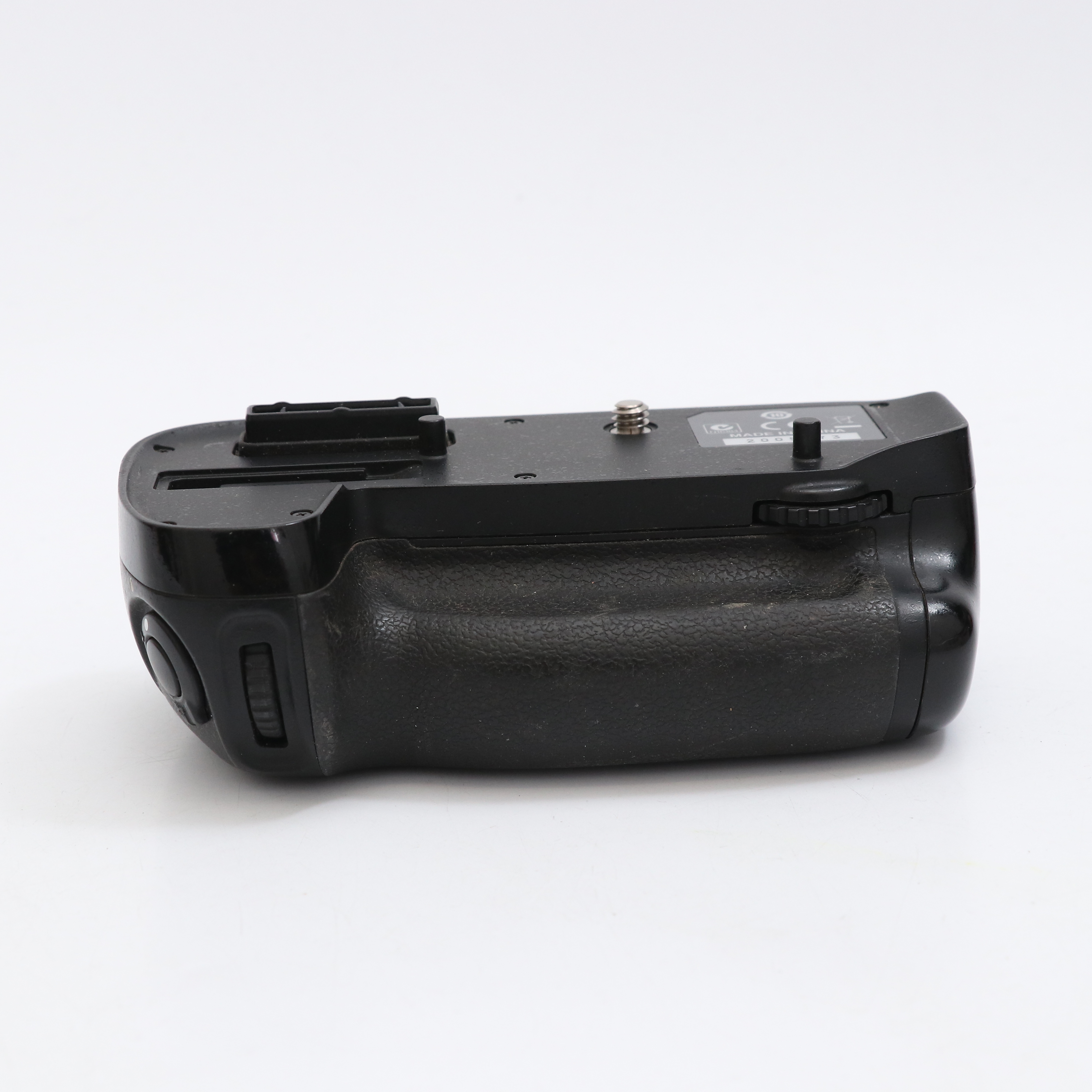 USED Nikon MB-D15 Battery Grip for D7100