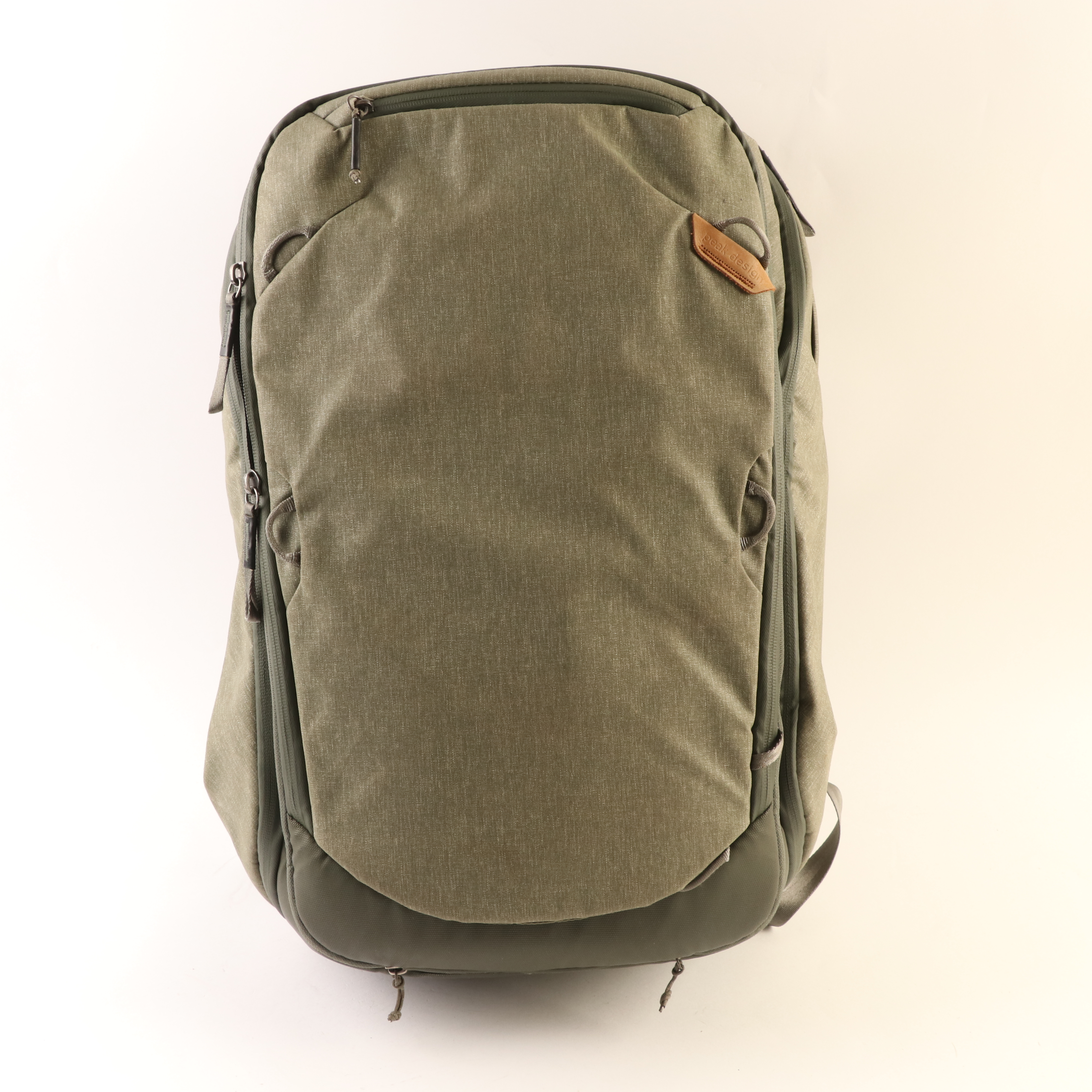 USED Peak Design Travel Backpack 45L - Sage