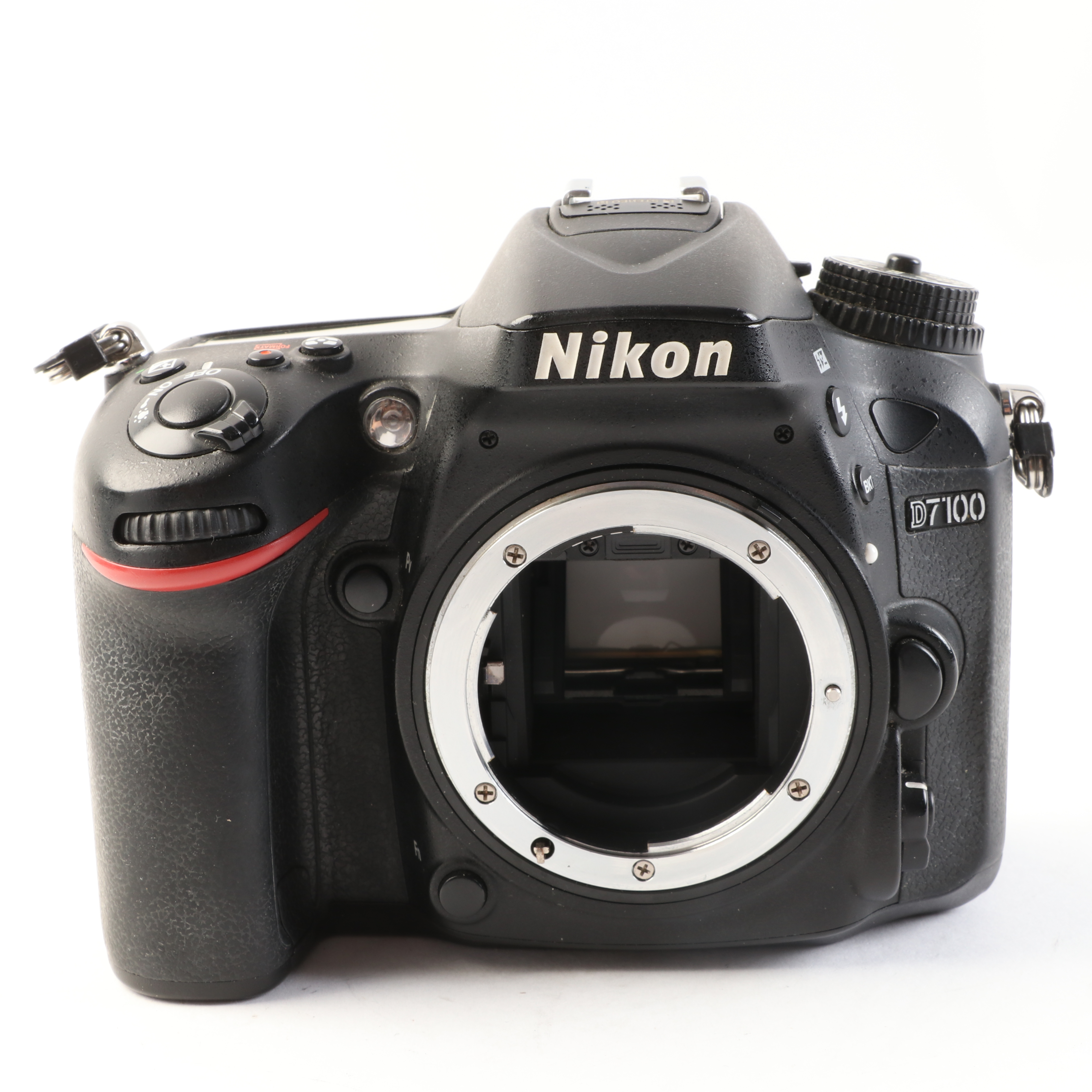 USED Nikon D7100 Digital SLR Camera Body