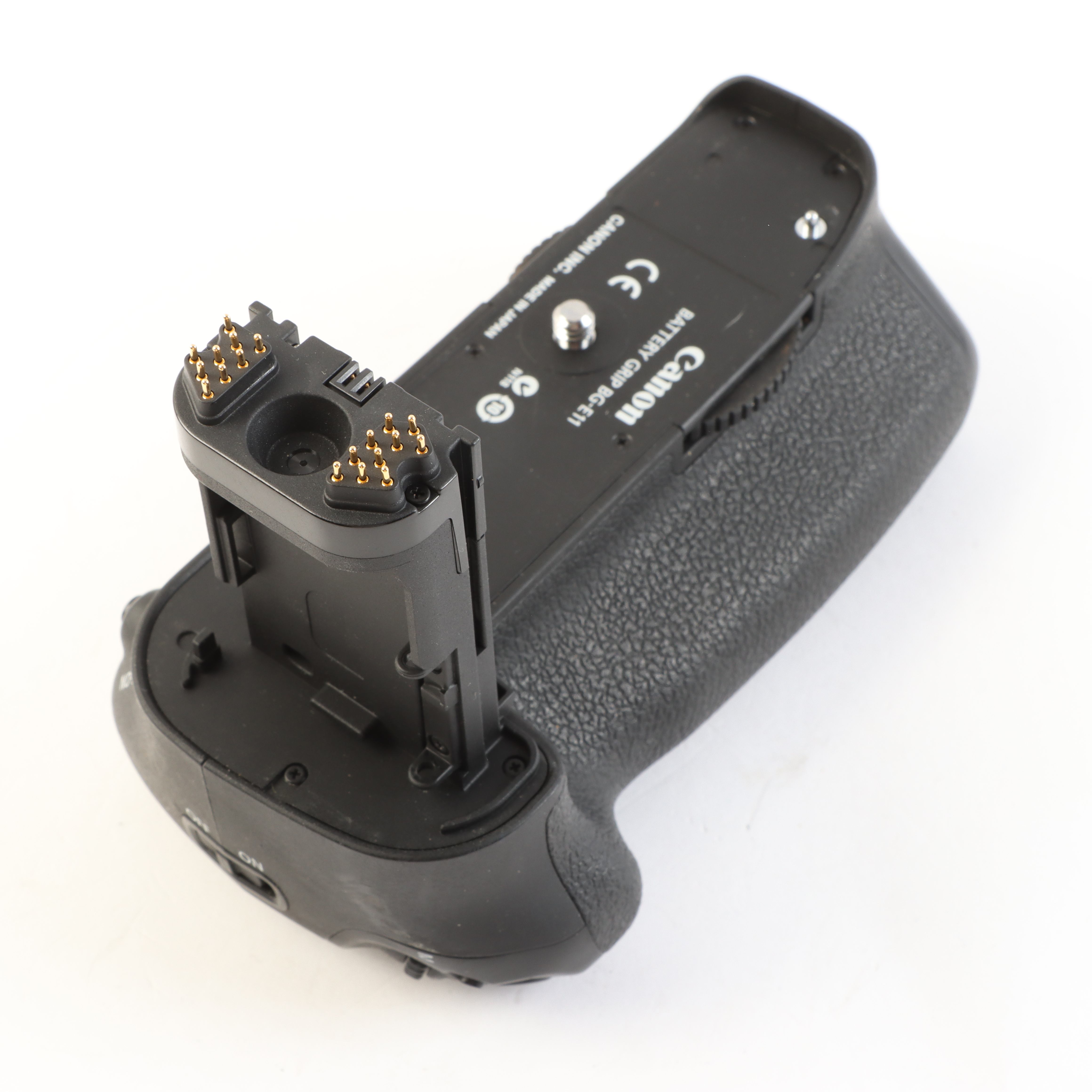 USED Canon BG-E11 Battery Grip for 5D III/5DS/5DS R