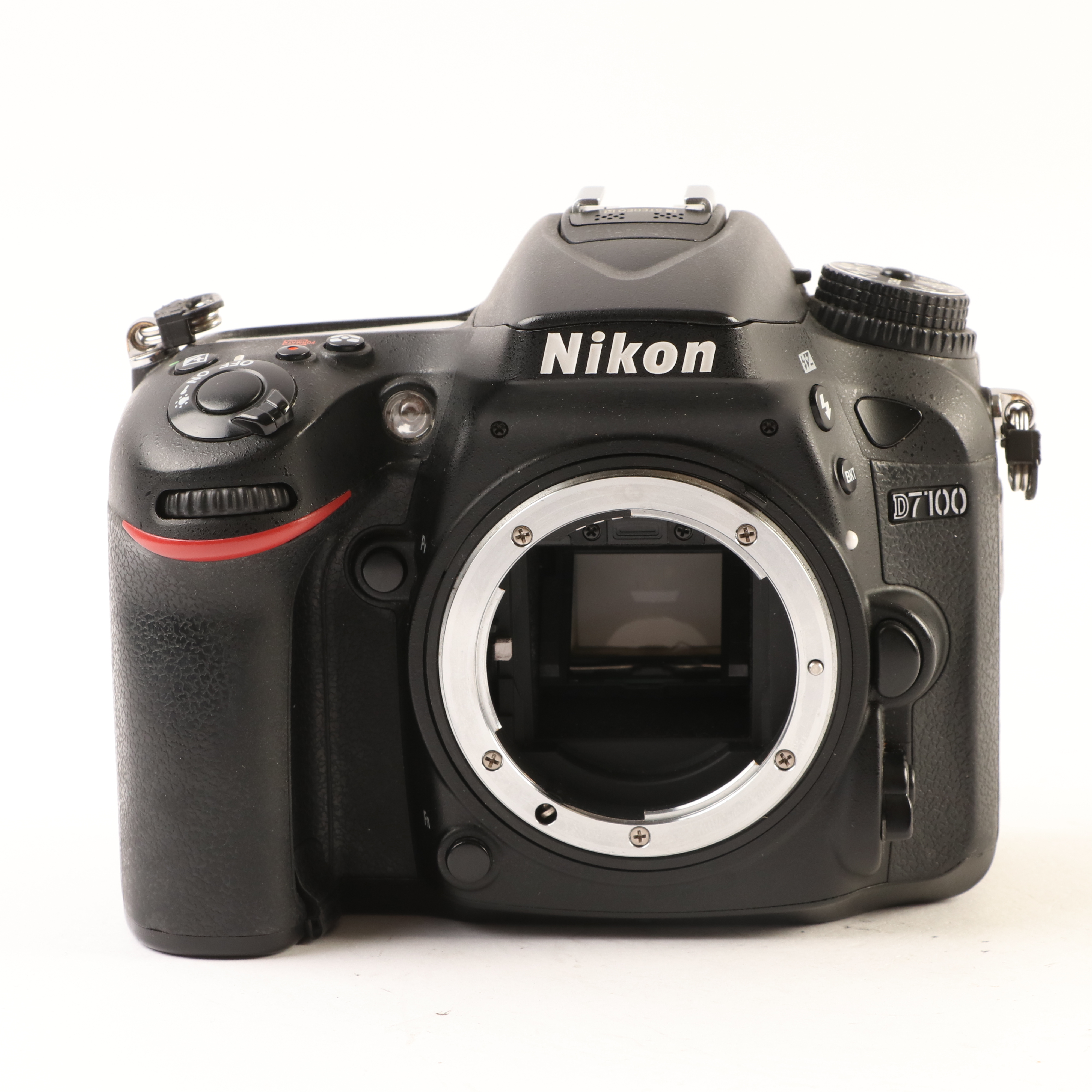 USED Nikon D7100 Digital SLR Camera Body