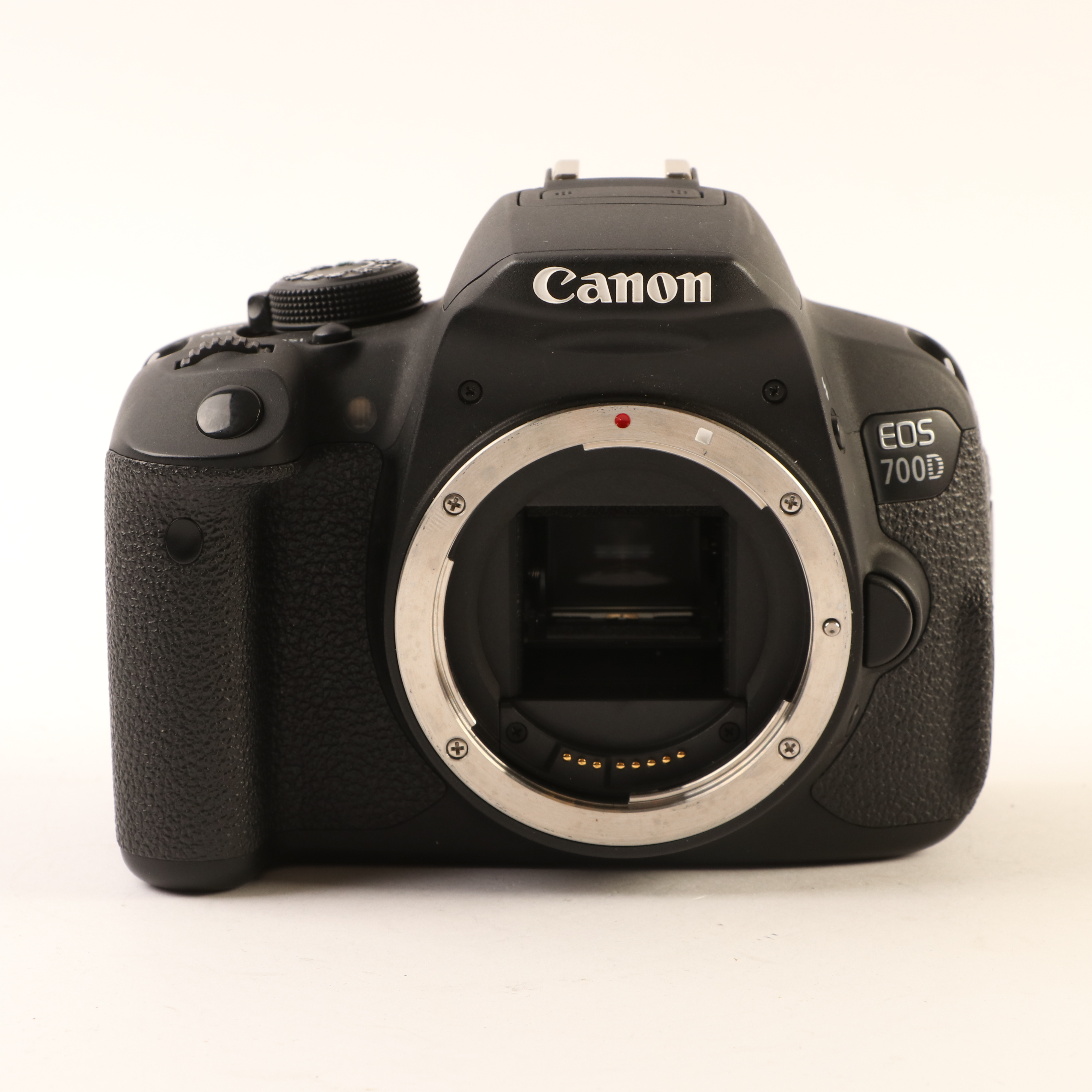 USED Canon EOS 700D Digital SLR Camera Body