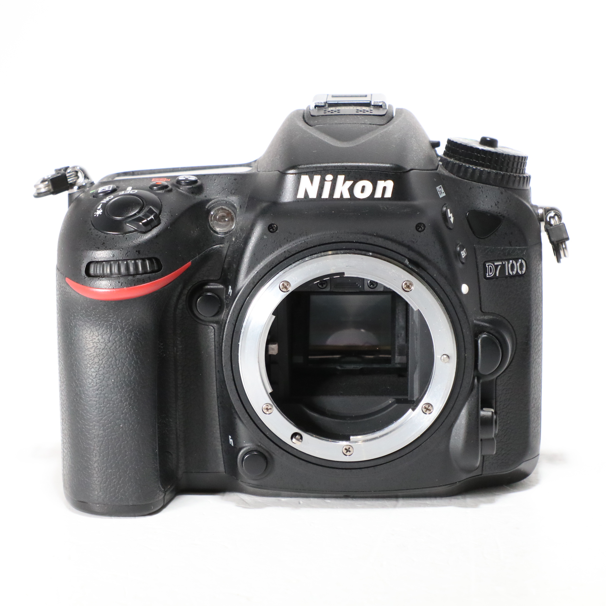USED Nikon D7100 Digital SLR Camera Body