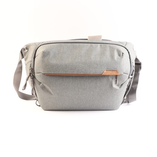 USED Peak Design Everyday Sling 10L v2 - Ash