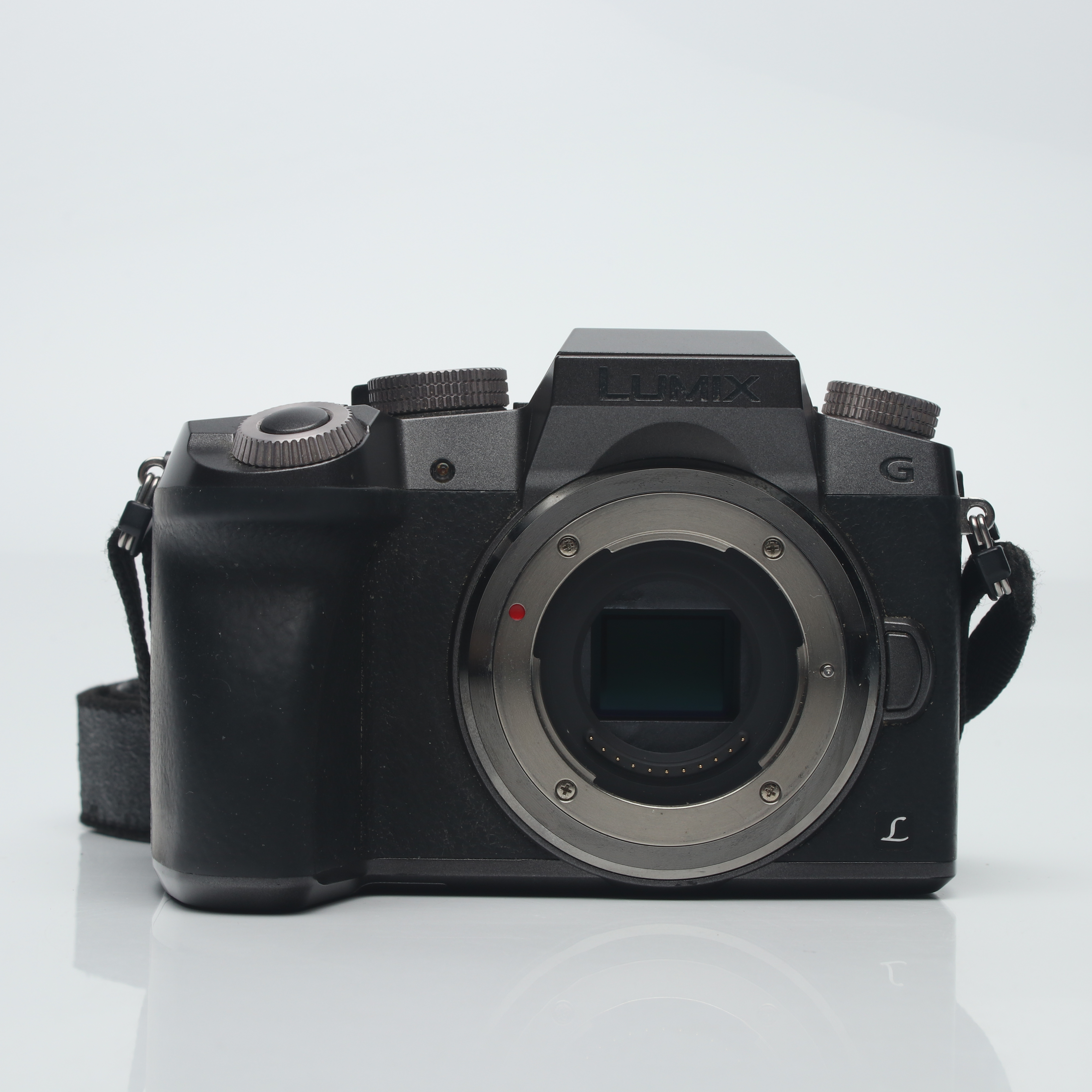 USED Panasonic LUMIX DMC-G7 Digital Camera Body