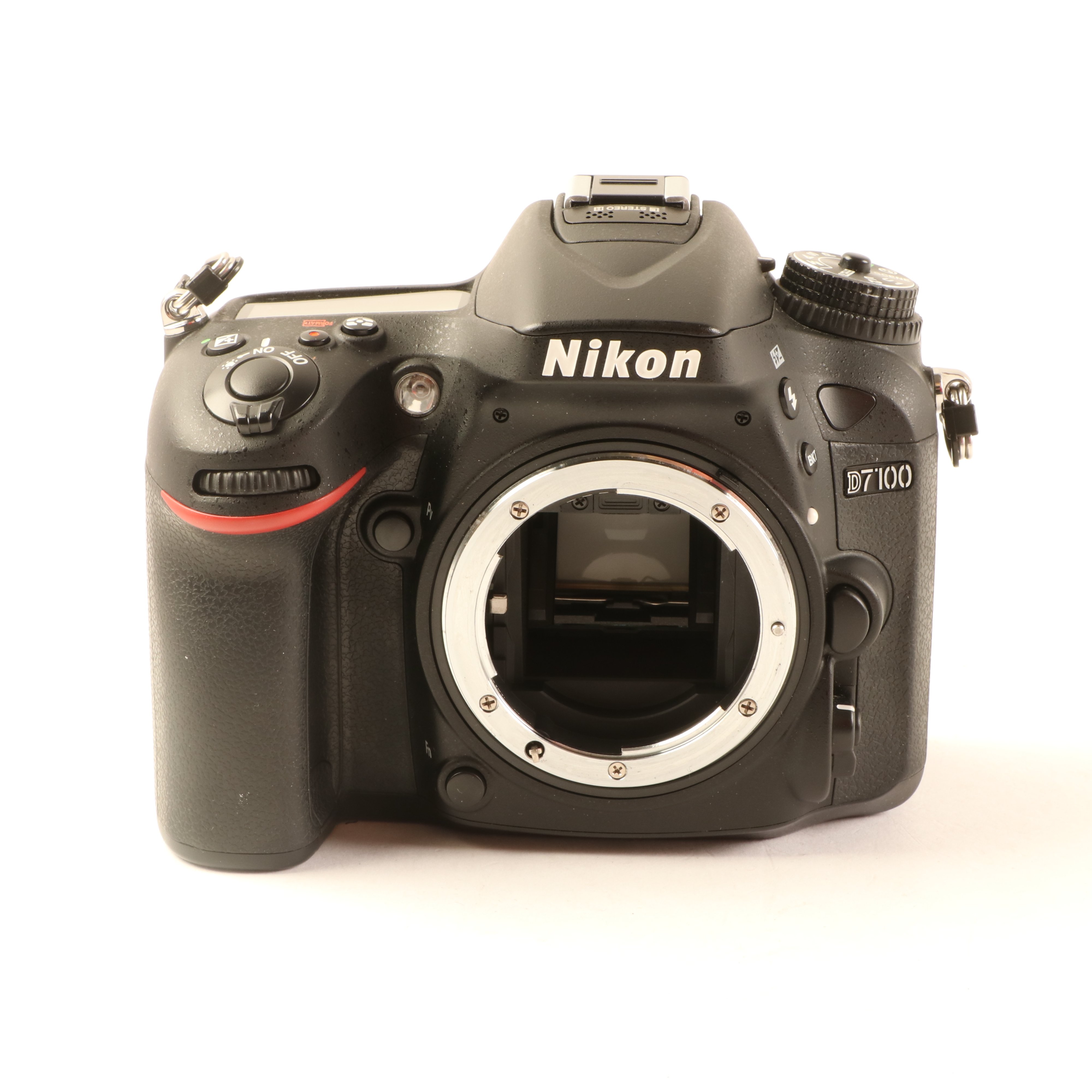 USED Nikon D7100 Digital SLR Camera Body