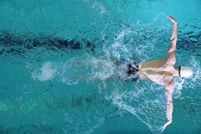 Sony FE 24-105mm f4 G OSS Lens swimmer action shot